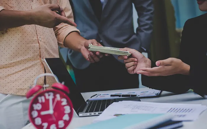 مطالبه وجه در قرارداد ها